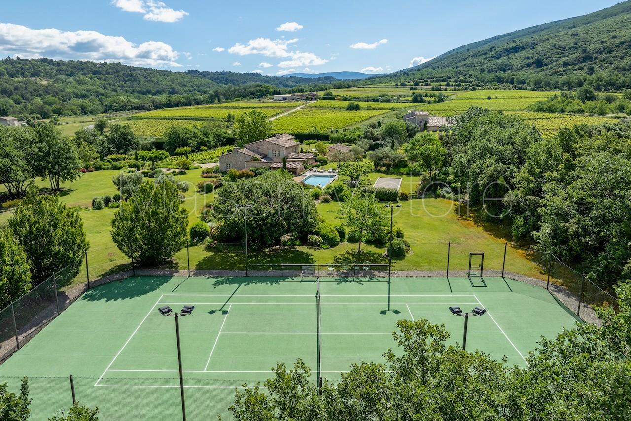 Beautifully renovated Luberon farmhouse