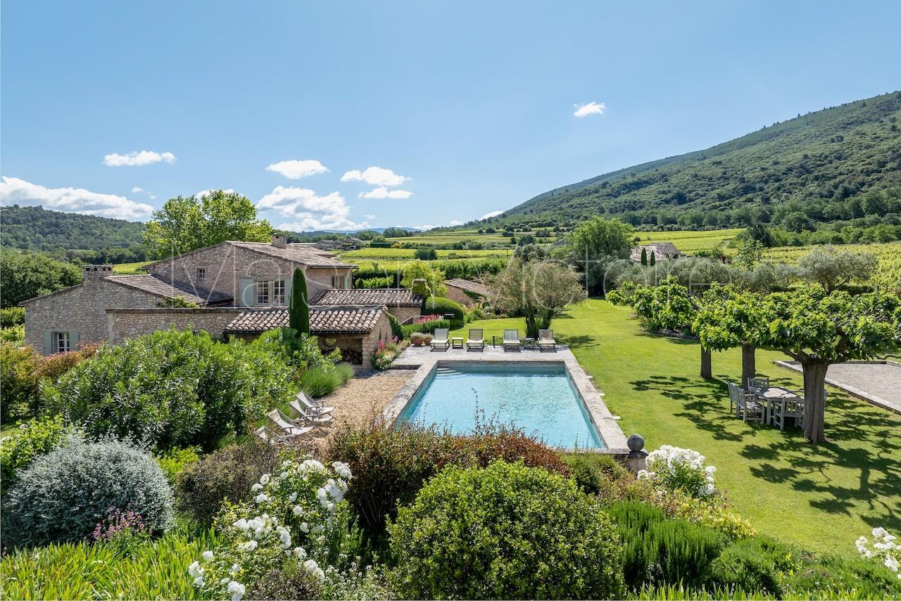 Beautifully renovated Luberon farmhouse