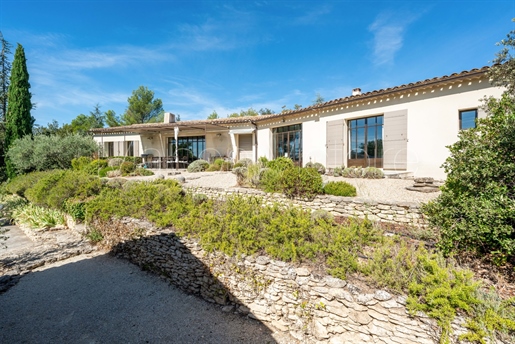 Villa contemporaine proche du village de Cabrières-d'Avignon