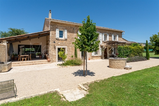 Impeccably renovated authentic Provençal farmhouse
