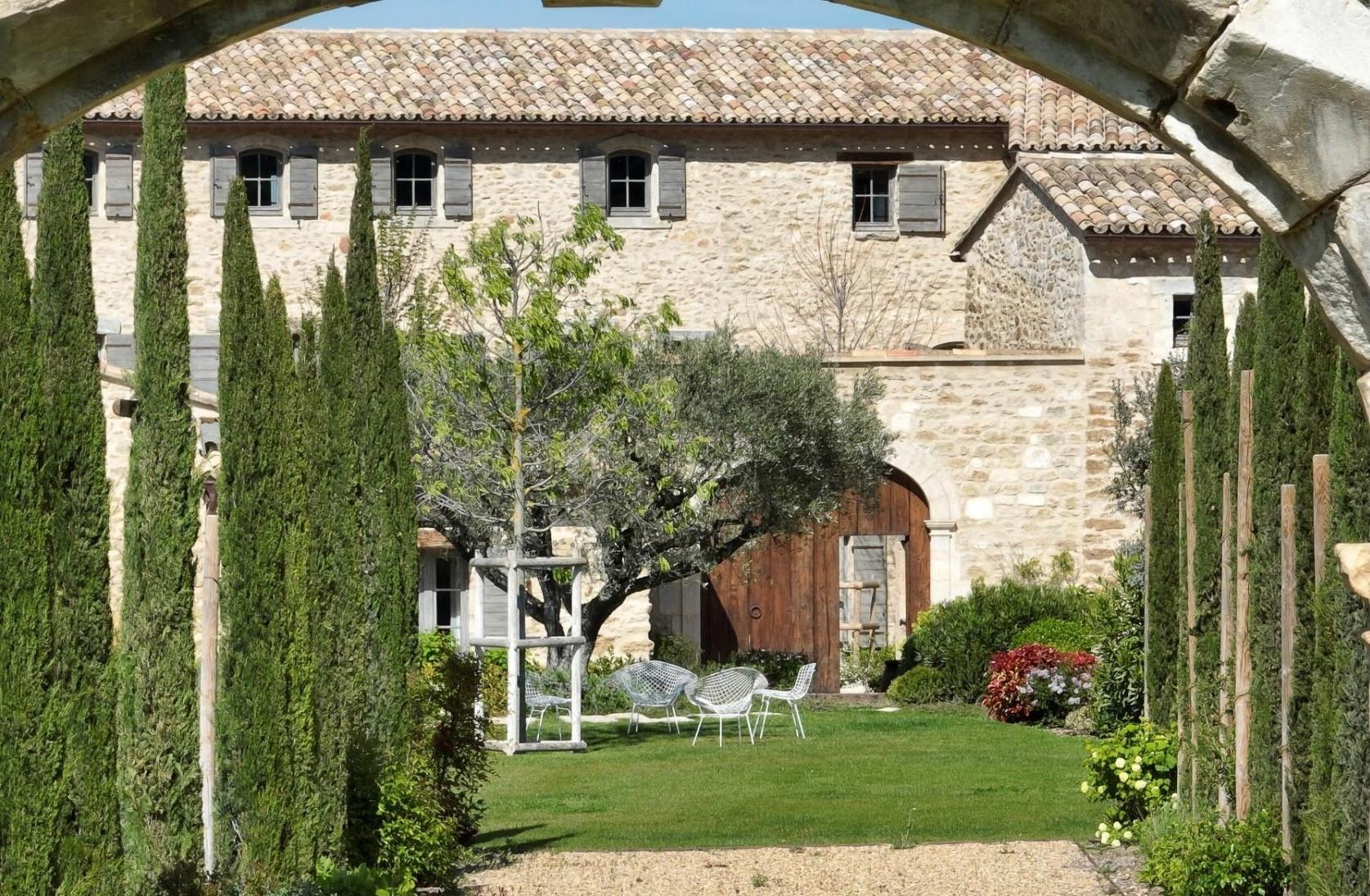 Mas du XVIIIème, avec somptueux jardins et fastueux décors