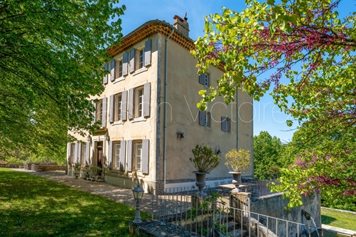 Renovated 18th century bastide with 17 acres of grounds