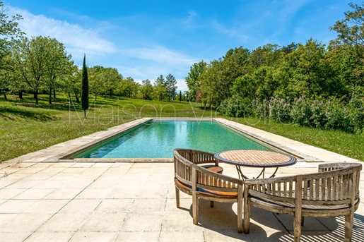Renovated 18th century bastide with 17 acres of grounds