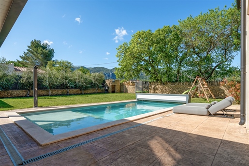 Villa moderne avec piscine et vue sur le Luberon