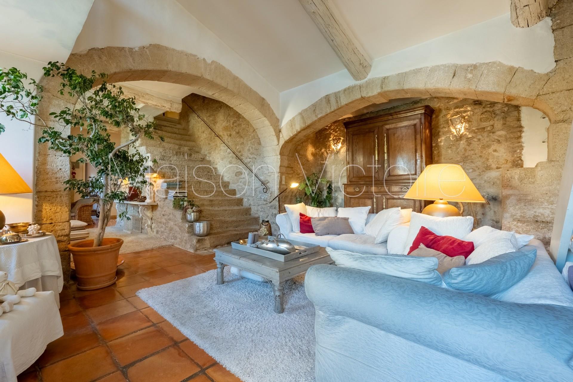 Authentic 18th century village house with walled garden and pool - 14