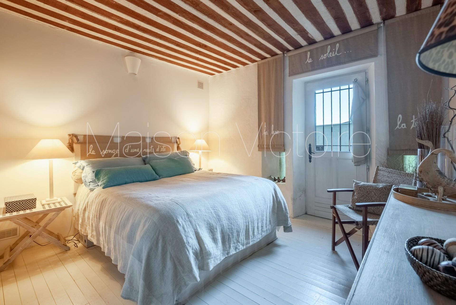 Authentic 18th century village house with walled garden and pool - 18