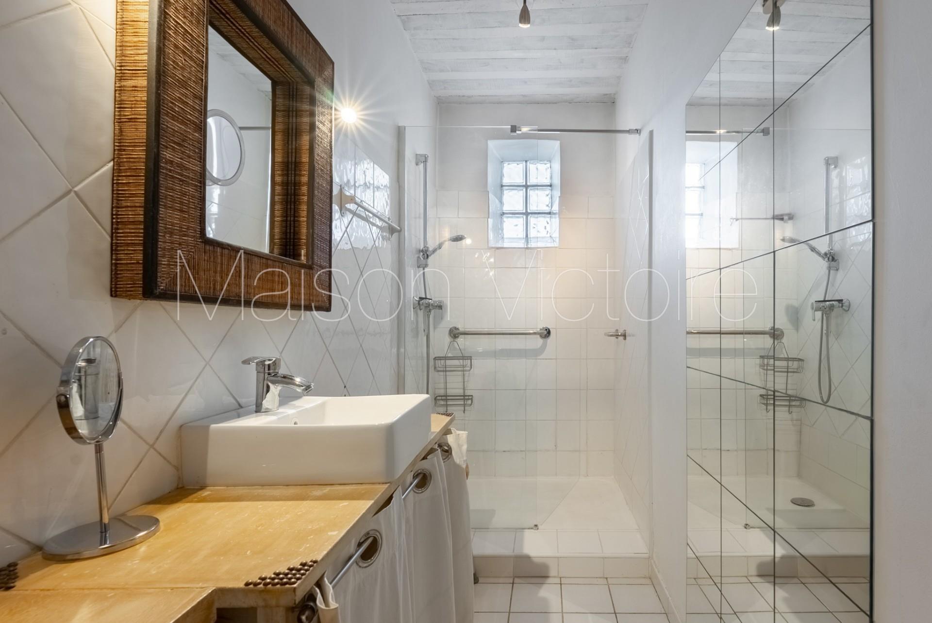 Authentic 18th century village house with walled garden and pool - 21