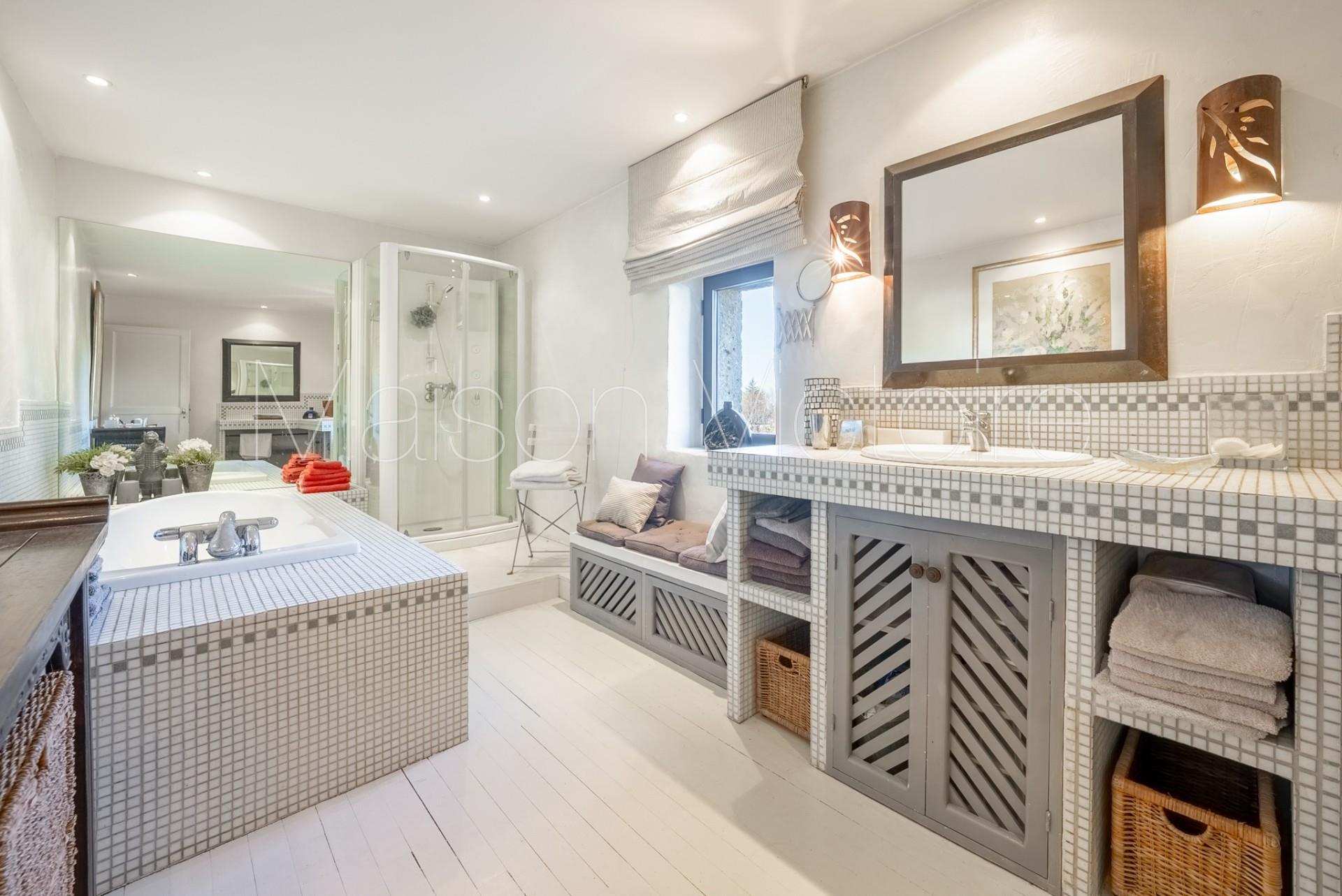 Authentic 18th century village house with walled garden and pool - 22