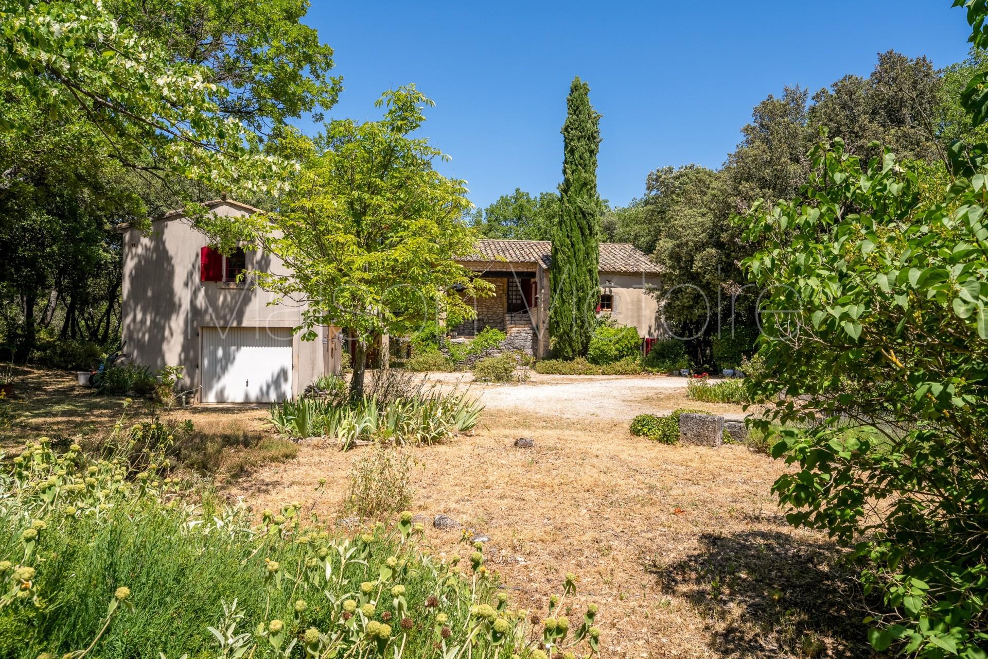 17Th-Century stone cottage, with swimming pool, in the heart of