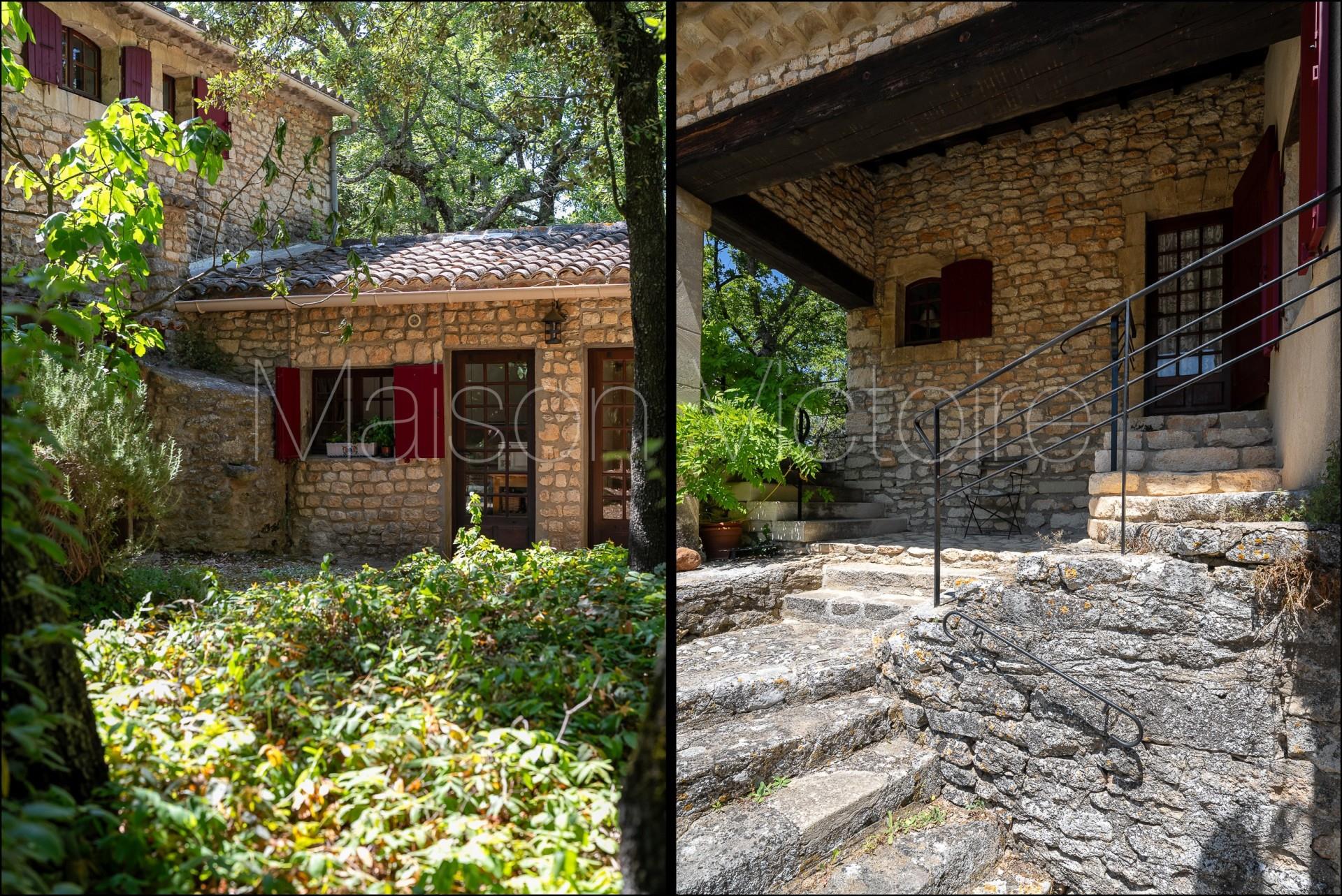 17Th-Century stone cottage, with swimming pool, in the heart of
