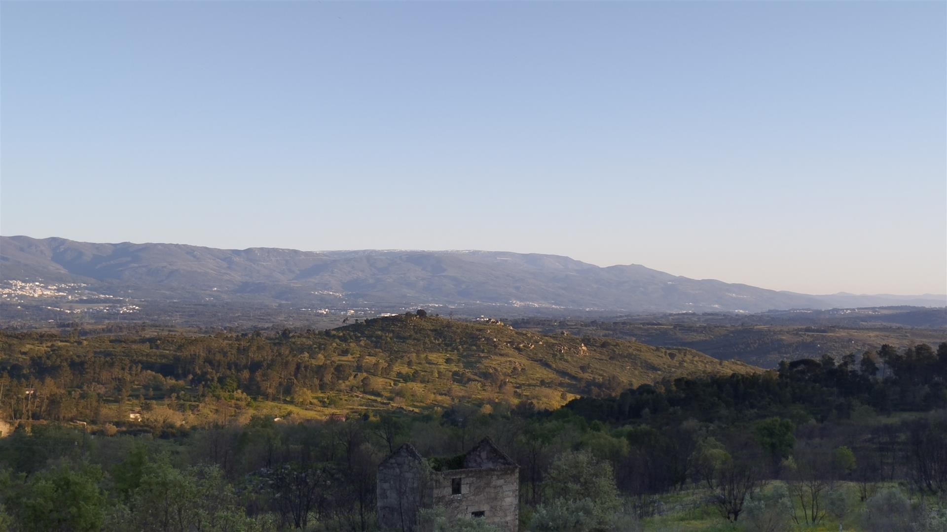 Fantástico terreno y casa en Portugal 