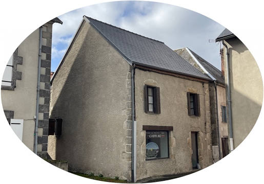 Auv 1131: Pleasant village house to renovate in St Gervais d'Auvergne.
