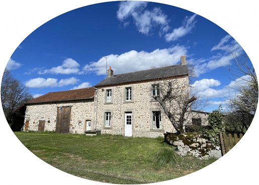 Auv 1137: Natural stone house and barn, water well, views, 7400m2
