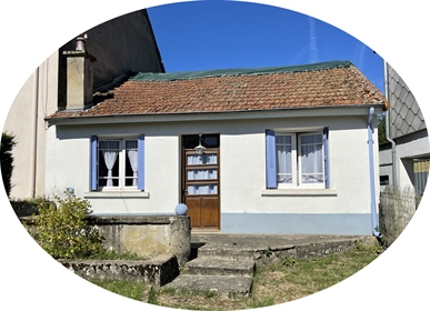 Auv 1066: Small house with nice front garden, view, quiet, 148m2