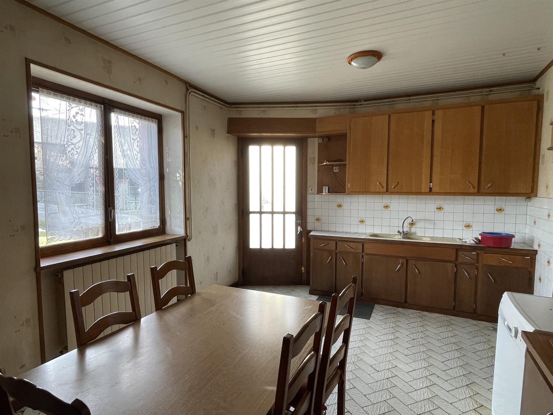 Auv 1128: Casa grande, muchas dependencias y jardín, tranquila, 1400m2