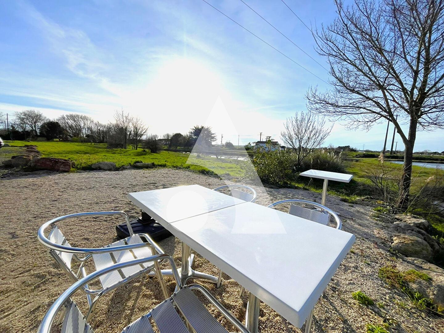 Farm, oyster huts and claires, Bourcefranc Le Chapus
