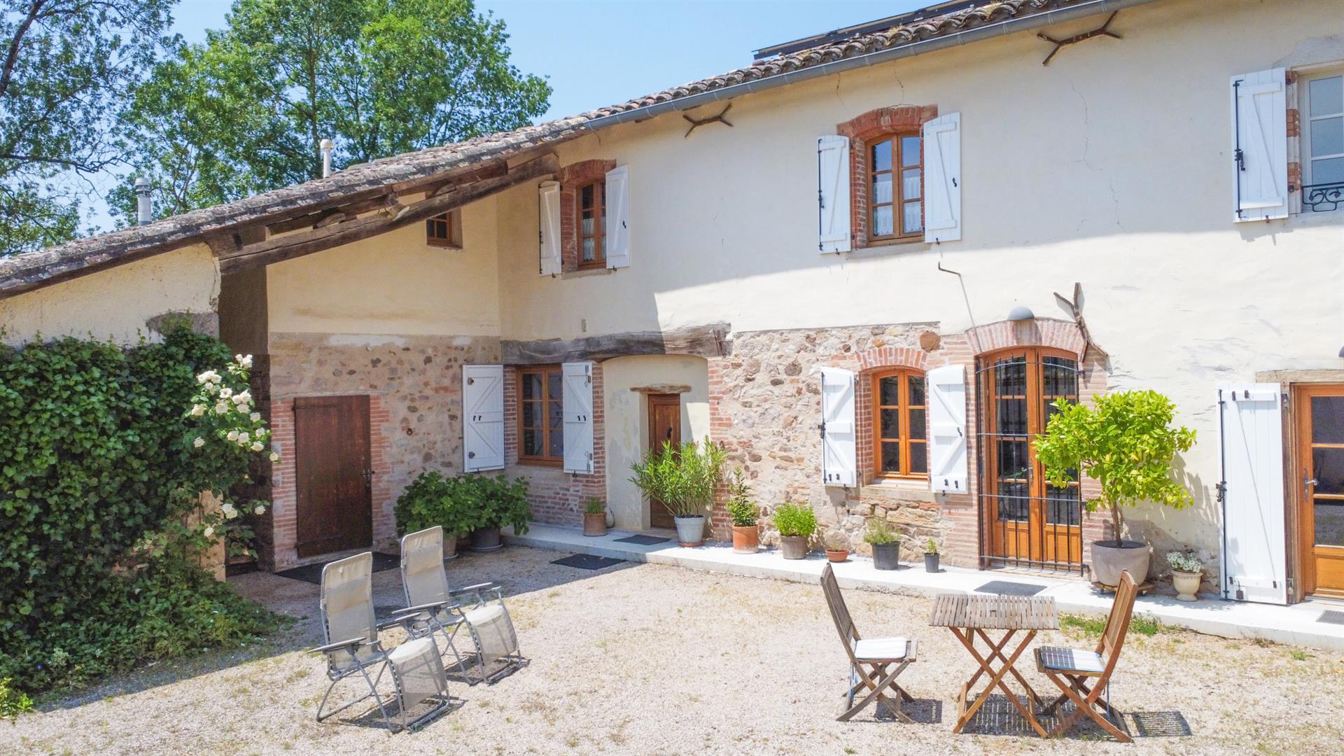 Beautifully Restored Winery with Swimming Pool and Gîte Possibility