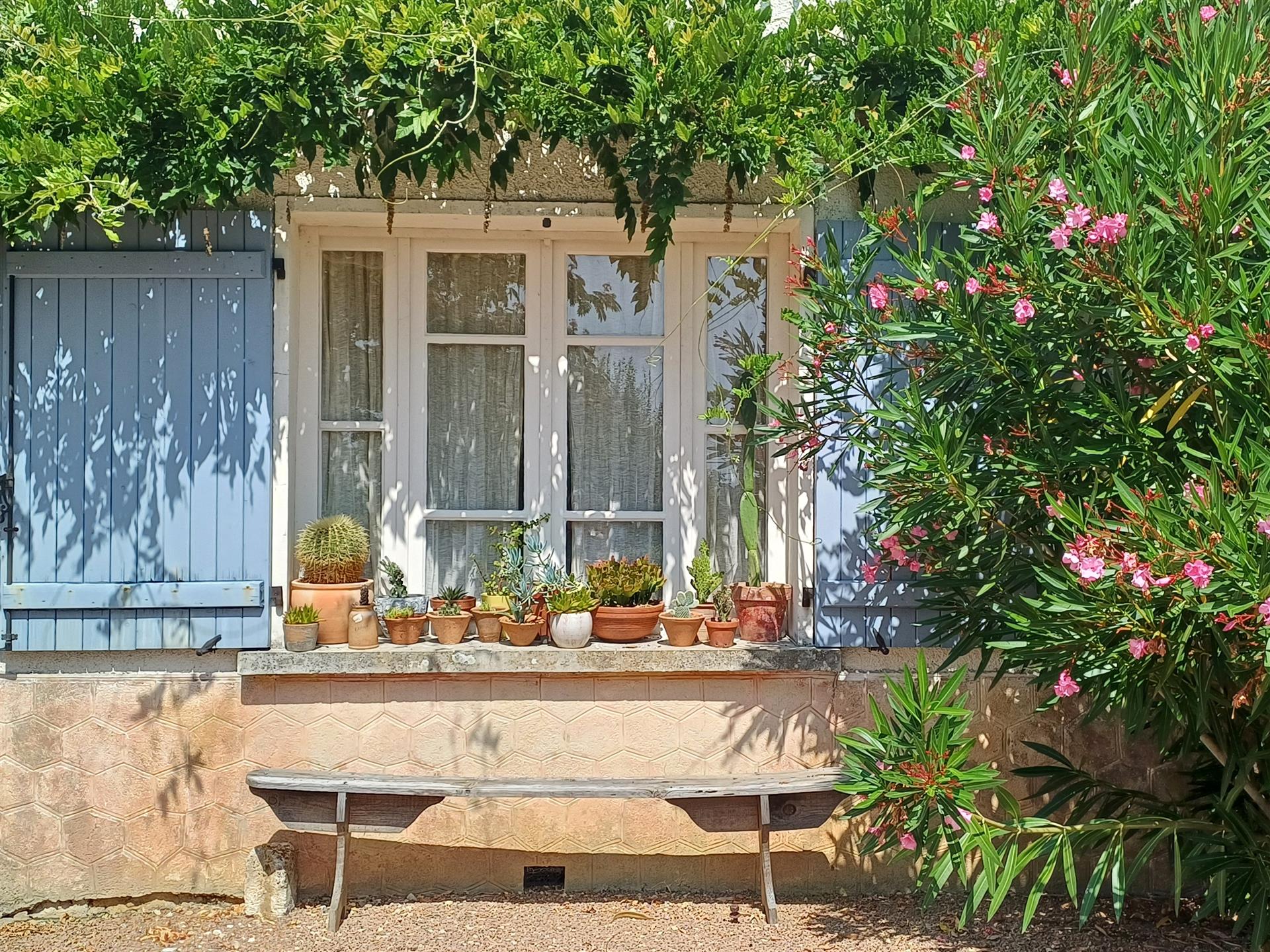 Prekrasno smješteno područje s chambre d'hôtes, gîtes i kampom
