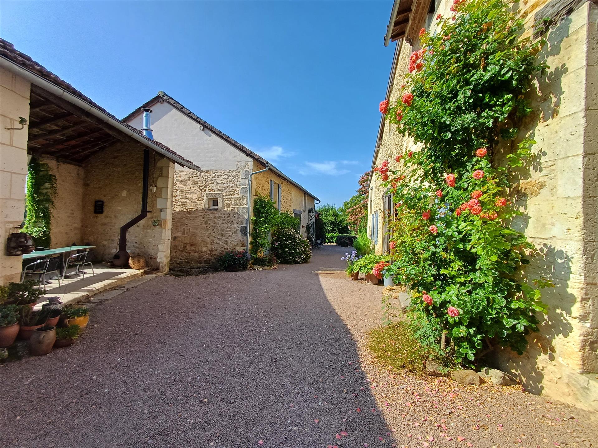 Prekrasno smješteno područje s chambre d'hôtes, gîtes i kampom