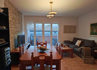 Terraced House Located In A Quiet Neighborhood With Walking Distance Of Begur Center