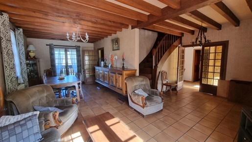 Property for Sale : 3 bedrooms House in Saint-Pardoux-La-Riviere. Price: 179 000 €