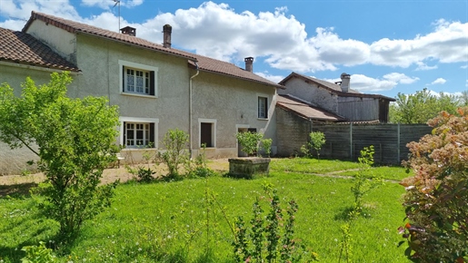 Property for Sale : 3 bedrooms House in Saint-Front-La-Riviere. Price: 55 000 €