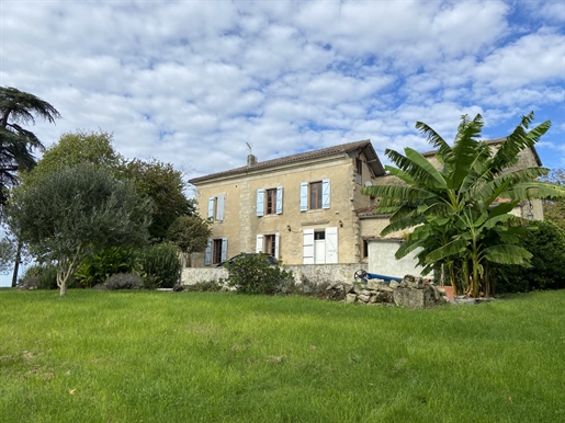 Maison de maître avec dépendances proche de Fourcès