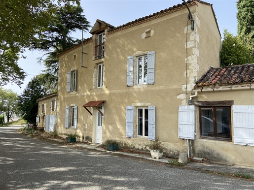 House between Terraube and Valence sur Baïse