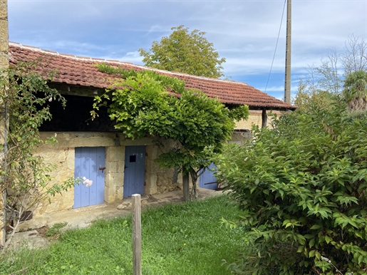 Country house with adjoining outbuildings near Lectoure