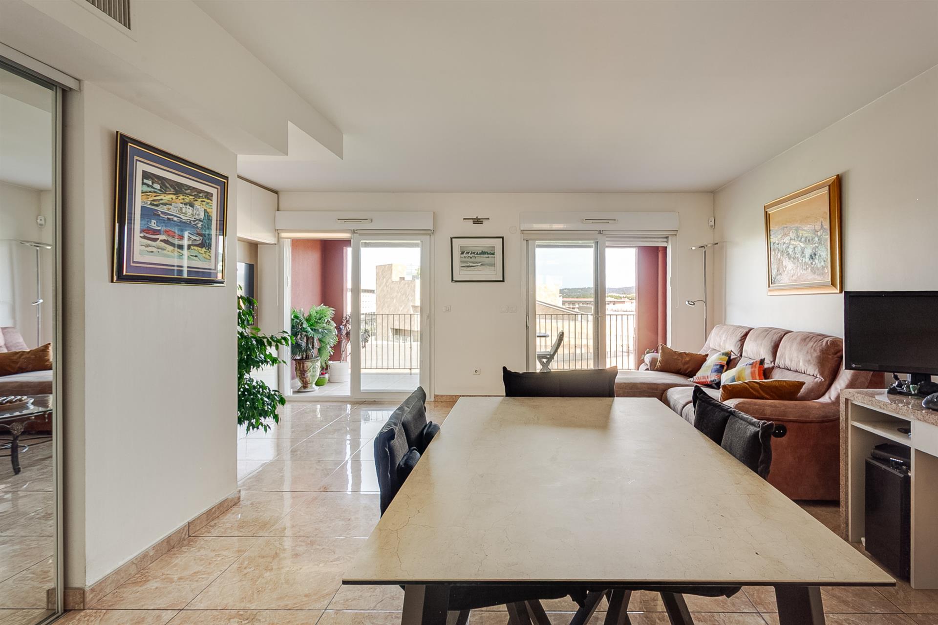4-Room duplex apartment top floor with terraces and panoramic views in the center of Aix-en-Provence
