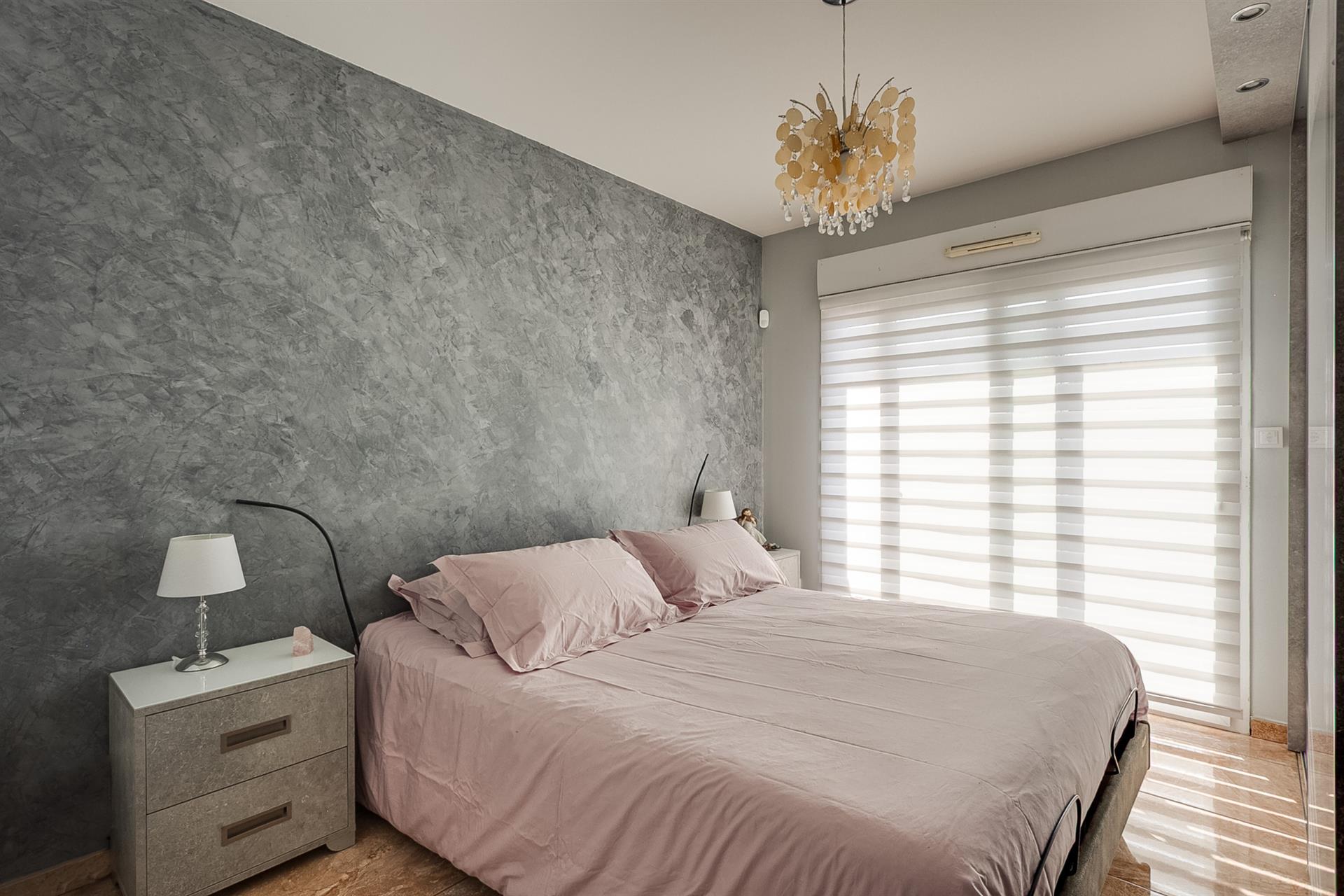 4-Room duplex apartment top floor with terraces and panoramic views in the center of Aix-en-Provence