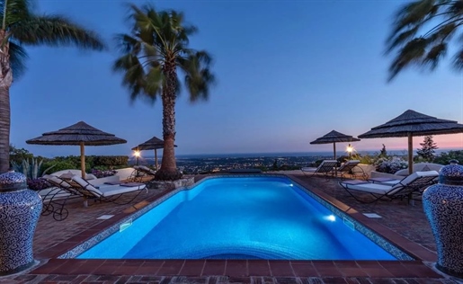 Propiedad con 5 villas, jacuzzi, piscina y excepcional vista al mar. - Santa Bárbara de Nexe