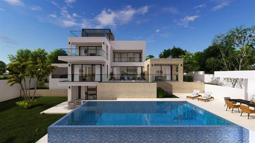 Villa met 5 slaapkamers, uitzicht op het zwembad, de zee en de golfbaan