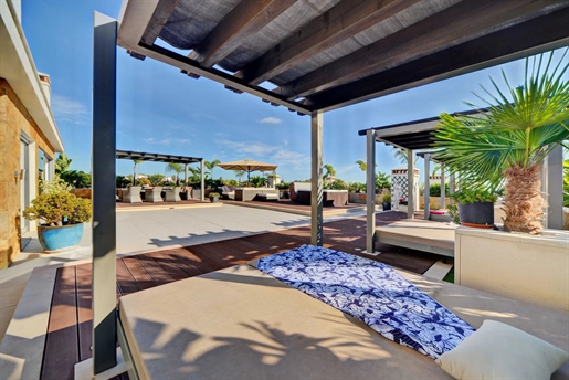 Exclusividade - Penthouse excecional com 450 m2 de terraços e vista para o mar