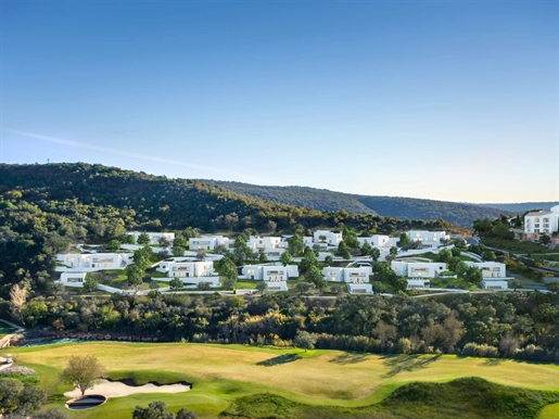 Resort de luxo sustentável com um campo de golfe de 18 buracos , Querença