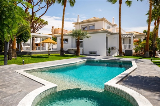 Magnífica propiedad de 7 dormitorios ubicada en una prestigiosa zona cerca de Quarteira, las playas