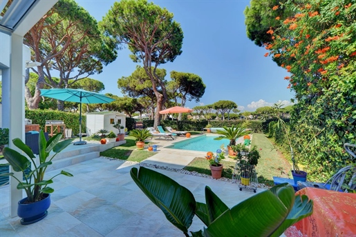 Vilamoura - Charming villa v2 + 1 on a golf course with swimming pool