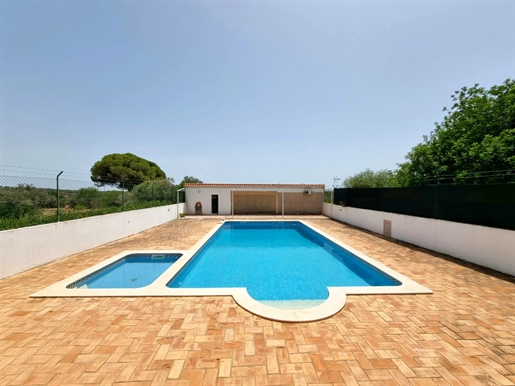 Bela moradia com piscina a poucos minutos das praias de Albufeira, Algarve