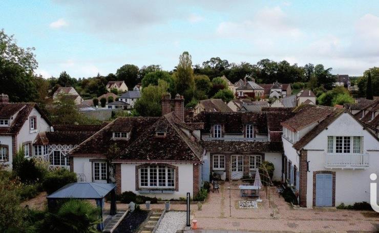 Charming property that belonged to Jean Gabin