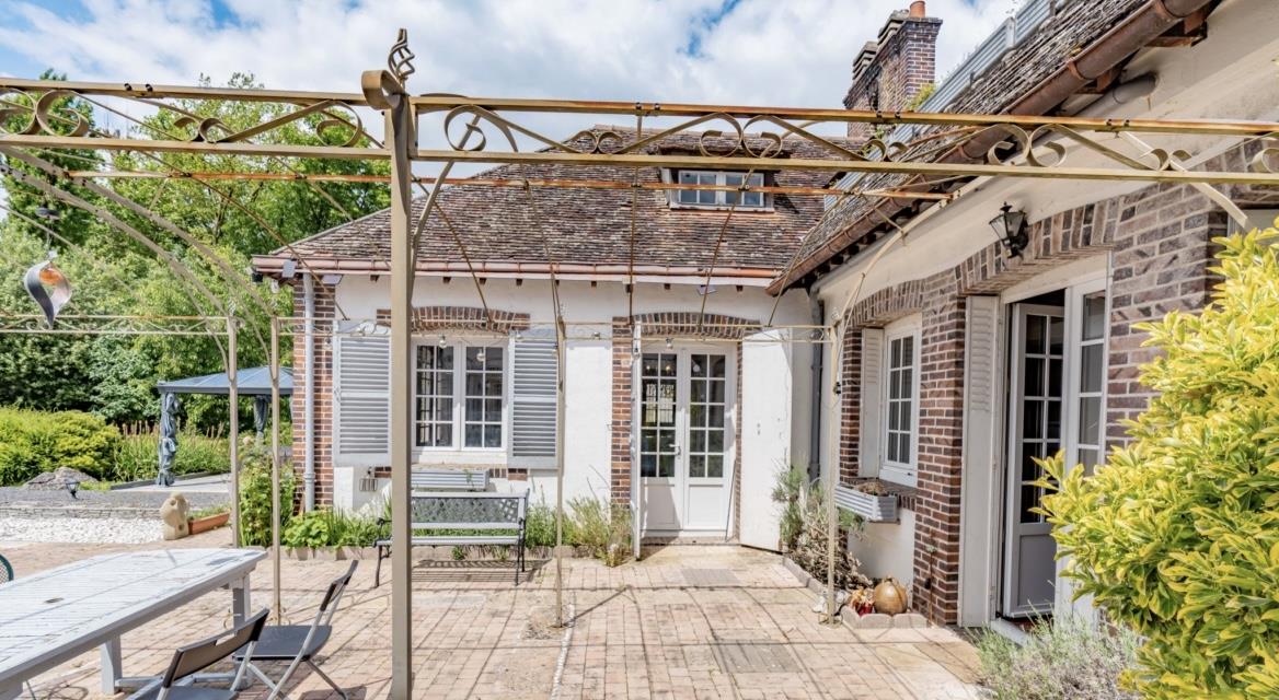 Charming property that belonged to Jean Gabin