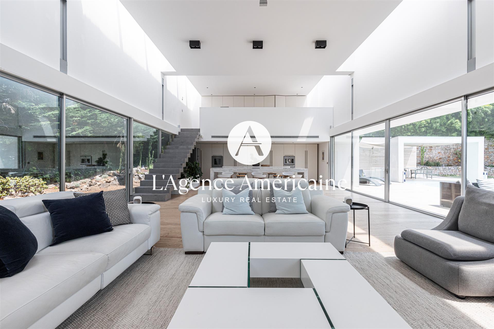 Contemporary Villa between Biot and Valbonne