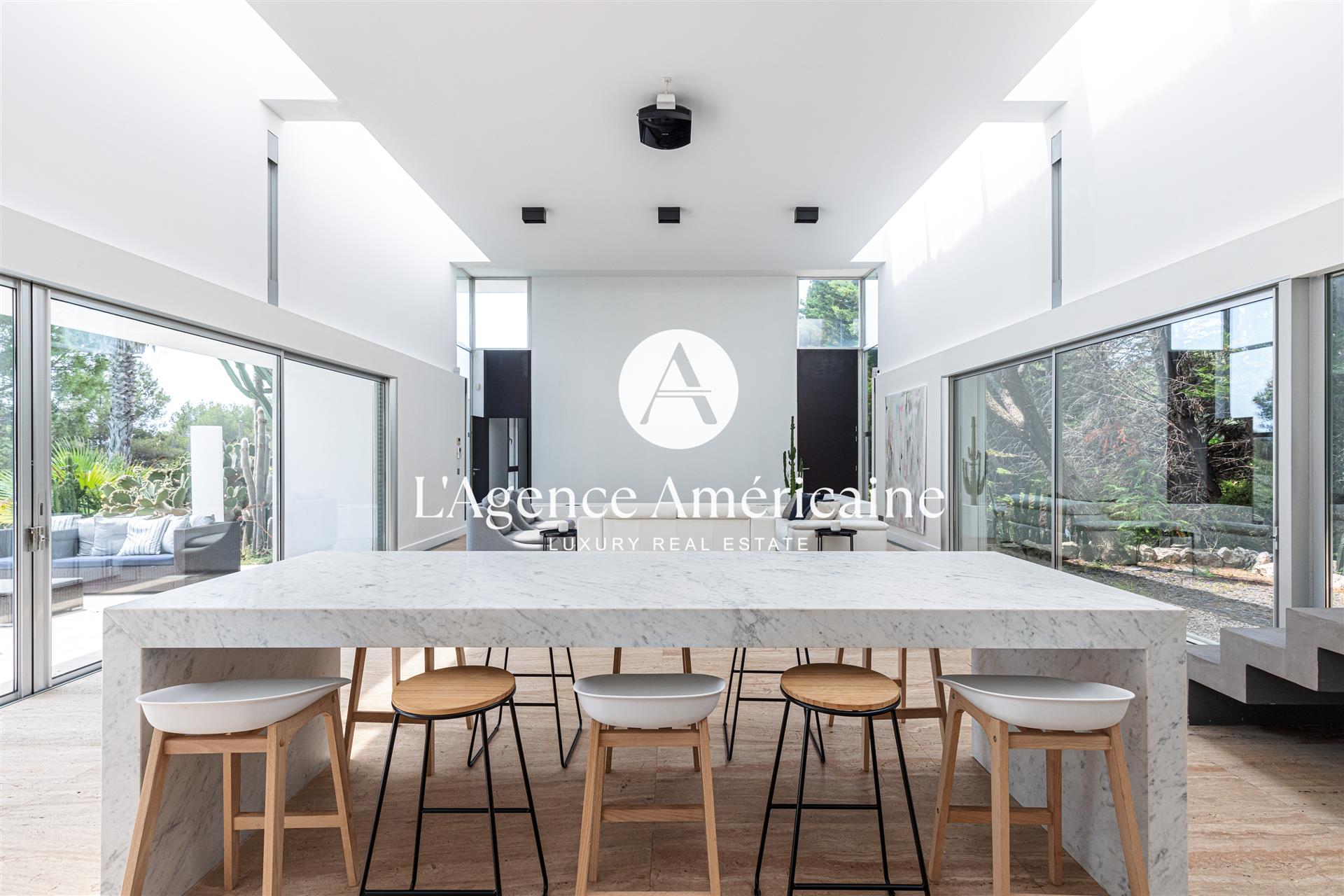 Contemporary Villa between Biot and Valbonne