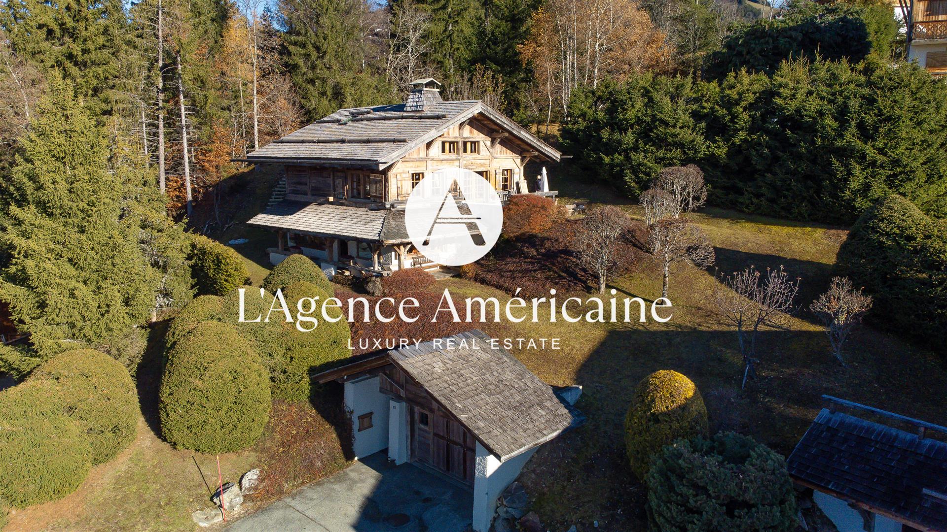 Ultra-Prime Megève / Hôtel Mont-Blanc - Authentic Wood Chalet with direct access to slopes
