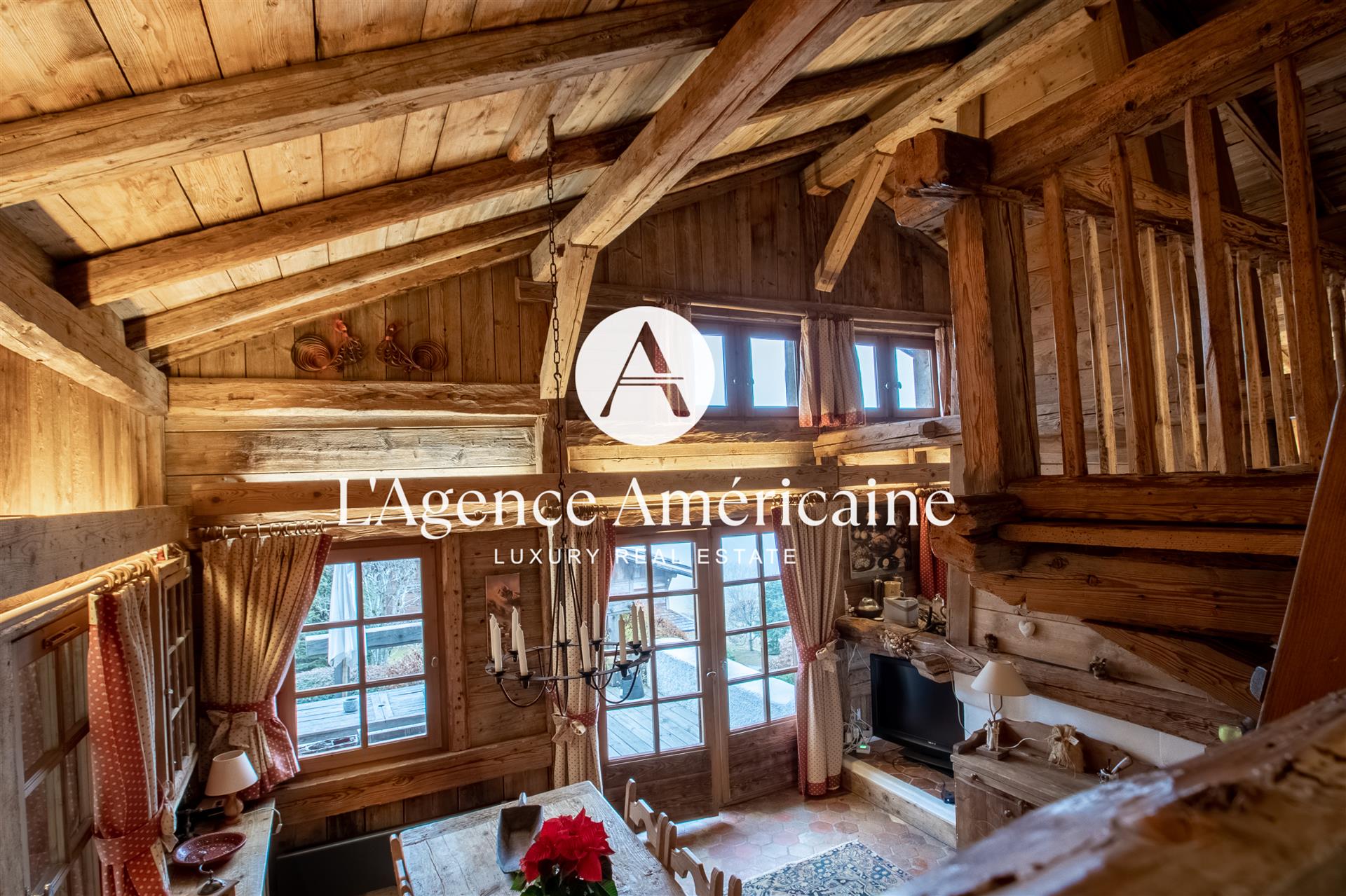 Ultra-Prime Megève / Hôtel Mont-Blanc - Authentic Wood Chalet with direct access to slopes
