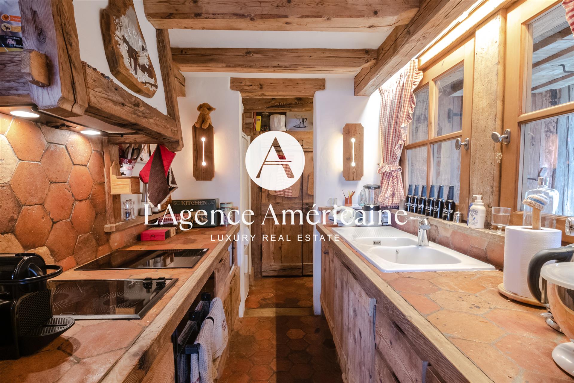 Ultra-Prime Megève / Hôtel Mont-Blanc - Authentic Wood Chalet with direct access to slopes