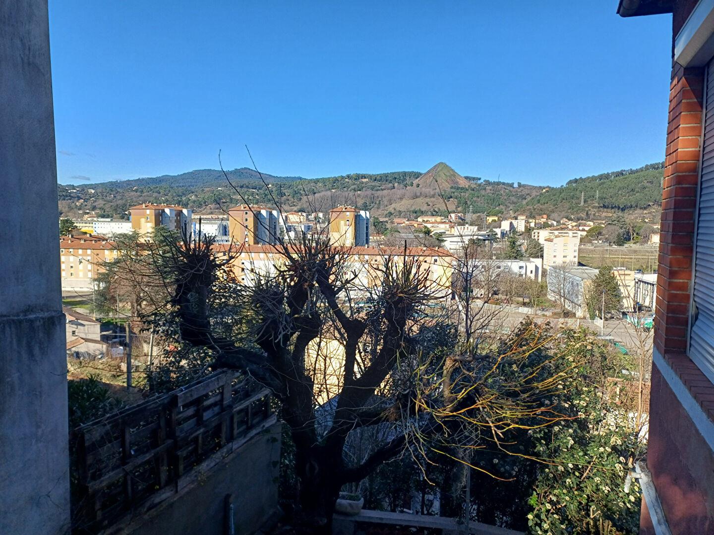 House of 70 m2 in a quiet area + garden in Alès