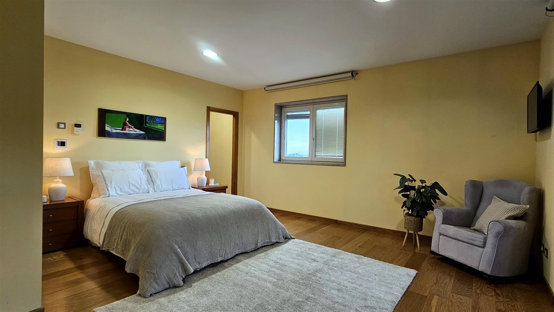 Villa met 5 slaapkamers, op een perceel van 20.187 m², op 2 minuten van de stad Mogadouro!