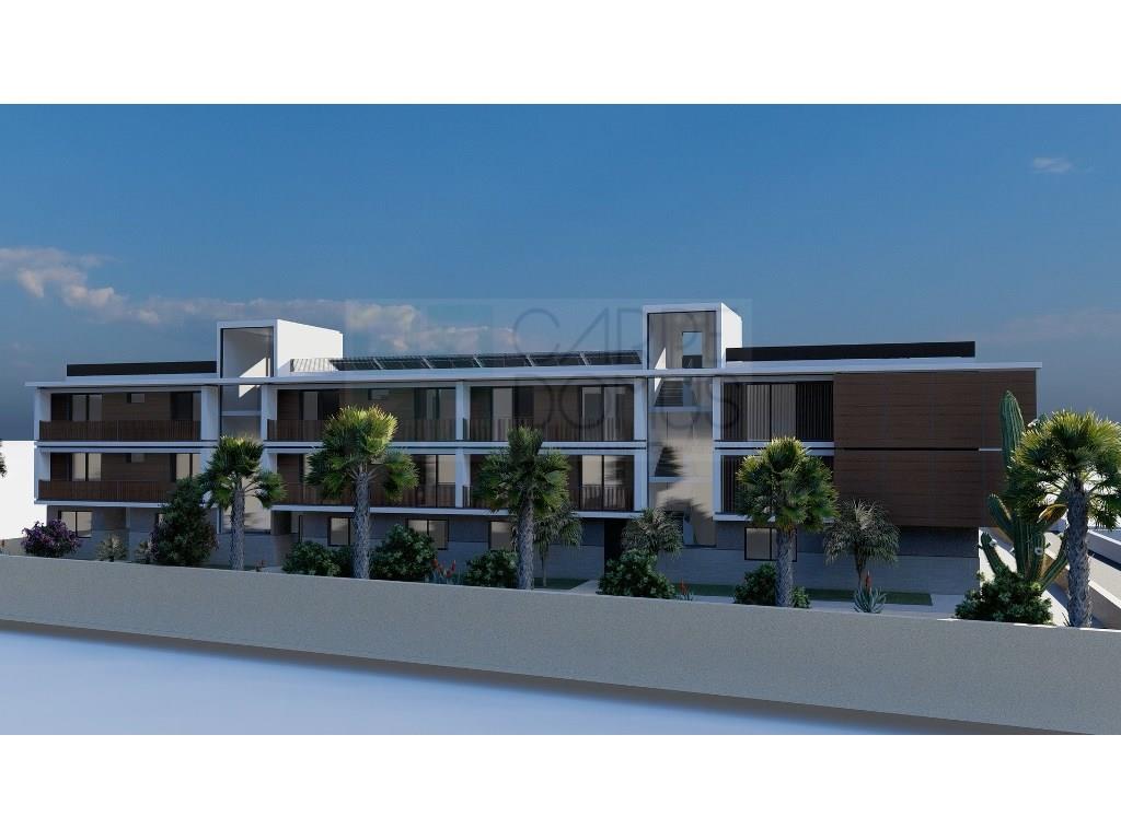 New 2 bedroom apartment in a gated community with swimming pool in Fuzeta.