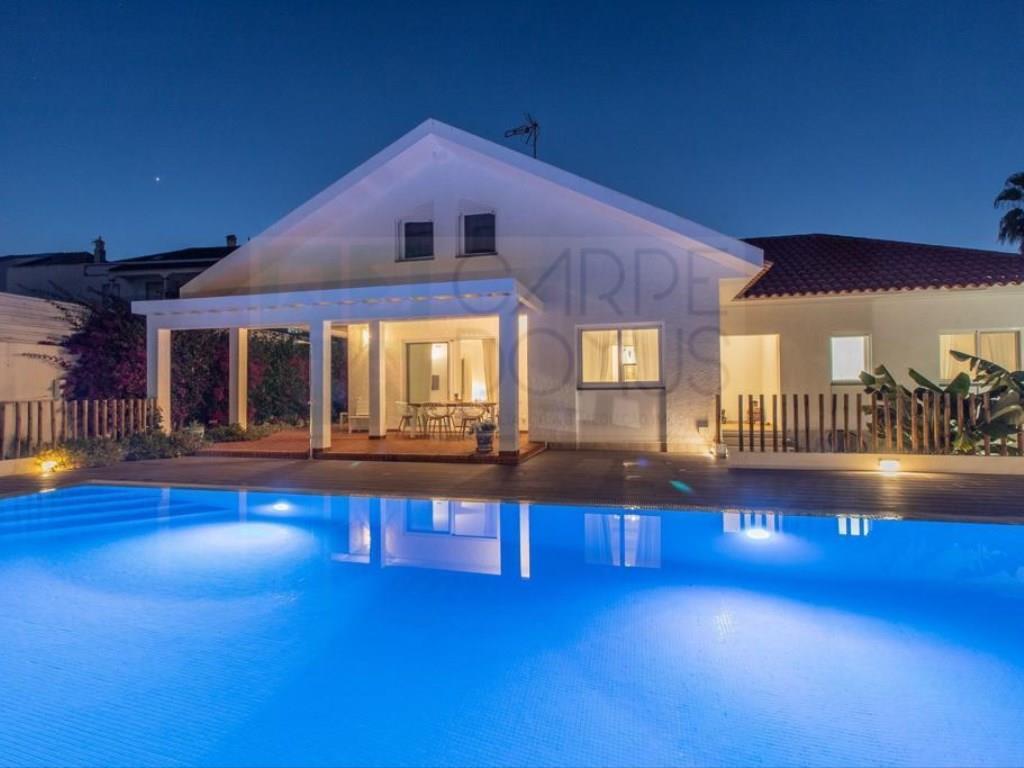 Luxury Villa T5+3 with Pool - High Investment Potential in Vila Nova de Cacela