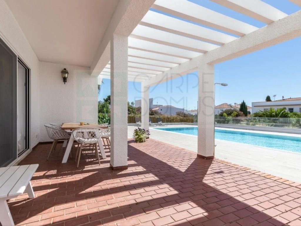 Luxury Villa T5+3 with Pool - High Investment Potential in Vila Nova de Cacela
